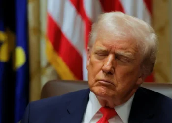 Ο Ντόναλντ Τραμπ «αποκοιμήθηκε» στο υπουργικό συμβούλιο – Τα μάτια του έκλεισαν πολλές φορές