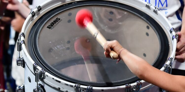 Θεσσαλονίκη: 56χρονος και 52χρονος επιτέθηκαν με γροθιές σε 13χρονο σε αγώνα βόλεϊ γιατί τους… ενοχλούσε το τύμπανο