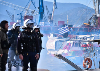 Τελεσίγραφο στους αγρότες του Βόλου να ανοίξουν το λιμάνι μέχρι τις 13:00 μετά από εισαγγελική παρέμβαση(Βίντεο)