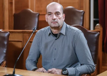 Μαγειρίας στη Βουλή: Με λεφτά που μου δώρισε η μάνα μου αγόρασα τη Ferrari