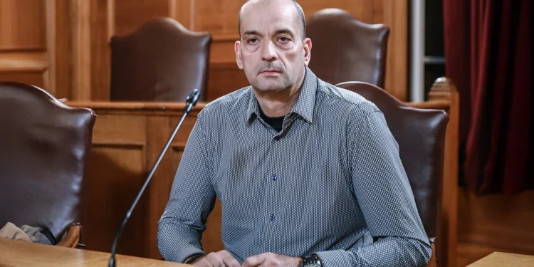 Μαγειρίας στη Βουλή: Με λεφτά που μου δώρισε η μάνα μου αγόρασα τη Ferrari