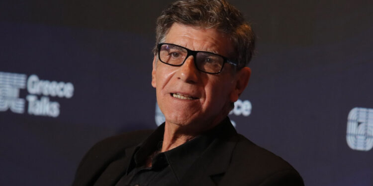 Γιάννης Μπέζος: «Δεν με ενδιαφέρει να μπω στο Netflix, έχω δει απίστευτες ανοησίες εκεί μέσα»