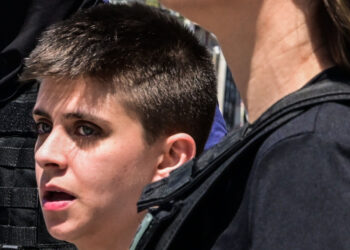 Ειρήνη Μουρτζούκου: Πέρασε ξανά την πόρτα του δικαστηρίου – Η αλλαγή στην εμφάνισή της