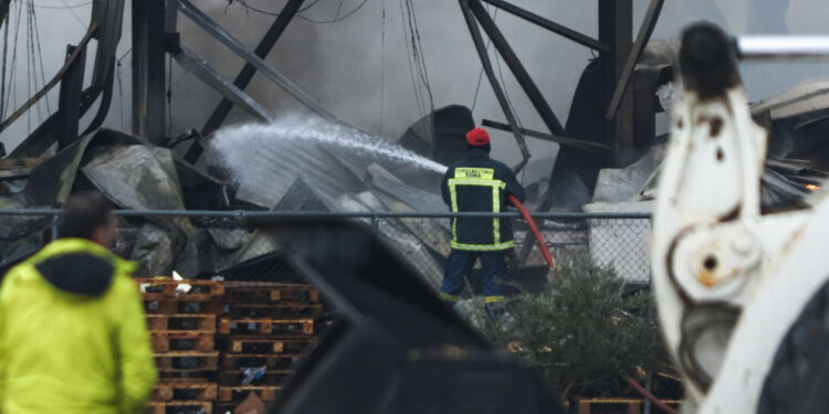 Τρίκαλα: Πένθος κήρυξε η Μητρόπολη για τη φονική πυρκαγιά στο εργοστάσιο «Βιολάντα»