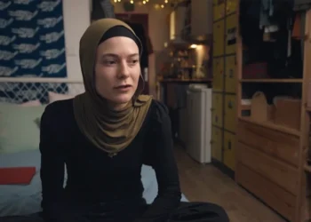 Ολλανδές φοιτήτριες δέχθηκαν να ζήσουν σε δομή με 125 πρόσφυγες για να «βοηθήσουν την ένταξή τους» και έπεσαν θύματα βιασμού