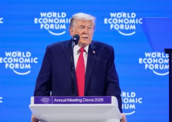 Τραμπ στο Νταβός: Θα βοηθήσω το ΝΑΤΟ να σταματήσει τον πόλεμο στην Ουκρανία «και το μόνο που ζητώ είναι ένα κομμάτι πάγου»