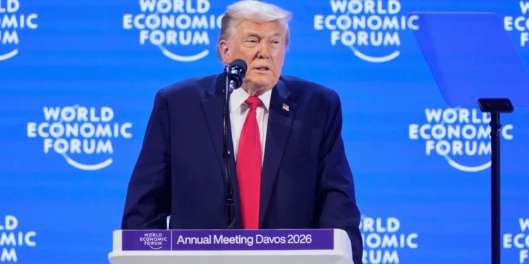 Τραμπ στο Νταβός: Θα βοηθήσω το ΝΑΤΟ να σταματήσει τον πόλεμο στην Ουκρανία «και το μόνο που ζητώ είναι ένα κομμάτι πάγου»