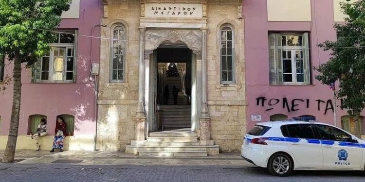 Βορίζια: Στο νοσοκομείο οι γονείς του 39χρονου Φανούρη – Αναβλήθηκε η δίκη στο Αυτόφωρο