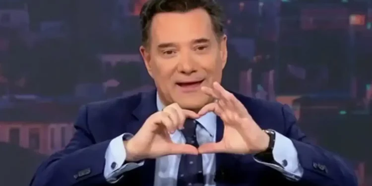 Ο Γεωργιάδης έκανε καρδούλα στη γυναίκα που τον υπερασπίστηκε στο «Γεννηματάς»: «Καταστρέψατε την προπαγάνδα της αριστεράς»