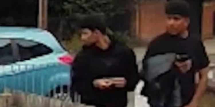 Αφγανοί άρπαξαν 12χρονη από παιδική χαρά, προσπάθησαν να τη στραγγαλίσουν και τη βίασαν – Ο δράστης γέλαγε και τραβούσε φωτογραφίες