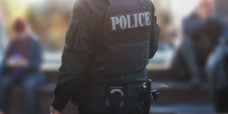 Διεκόπη η δίκη του πρώην αστυνομικού της Βουλής και της συζύγου του για σεξουαλική κακοποίηση των παιδιών τους και ενδοοικογενειακή βία