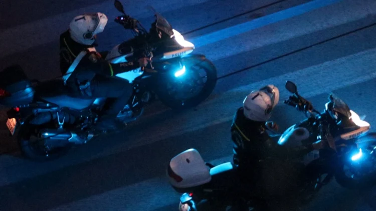 Καταδίωξη στο Κερατσίνι: 15χρονος οδηγούσε κλεμμένη μηχανή και χτύπησε μοτοσικλέτα της ομάδας ΔΙΑΣ