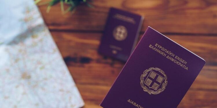 Τέλος εποχής στα διαβατήρια: Τι καταργείται στην έκδοση – Ποιοι θα έχουν «κόφτη»