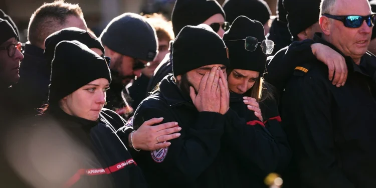 Τραγωδία στο Κραν Μοντανά: Ελεύθεροι οι δύο ιδιοκτήτες του μπαρ που πήρε φωτιά και σκοτώθηκαν 40 άτομα – Δικαιοσύνη ζητούν οι Ελβετοί