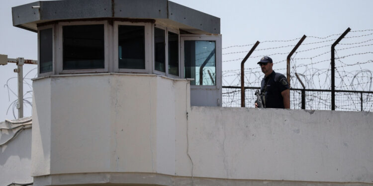 Δολοφονία στις φυλακές Κορυδαλλού: Είχε γλιτώσει από απόπειρα και πριν από 6 μήνες το θύμα