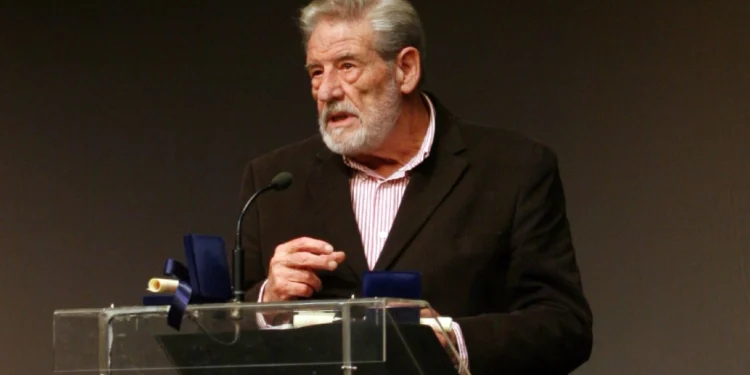 Στα σκουπίδια βρέθηκαν τα βραβεία του Γιάννη Βόγλη, τι δηλώνει ο γιος του ηθοποιού