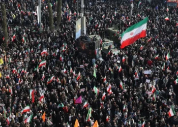 Τύμπανα πολέμου στο Ιράν με τον Τραμπ να συνεχίζει τις απειλές: «Έχουμε τον πλήρη έλεγχο» απαντά ο Αραγτσί