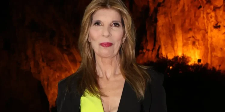 Κατερίνα Στανίση: Όταν ήμουν μικρή είχα δει την Παναγία, το έχω γράψει στο βιβλίο μου