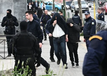 Αναβλήθηκε για το Νοέμβριο η δίκη για την υπόθεση της 12χρονης από τον Κολωνό – Ένταση έξω από το Εφετείο