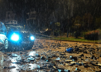 Πληγές και πένθος αφήνει πίσω της η κακοκαιρία «Harry» – Η χώρα μετρά προβλήματα