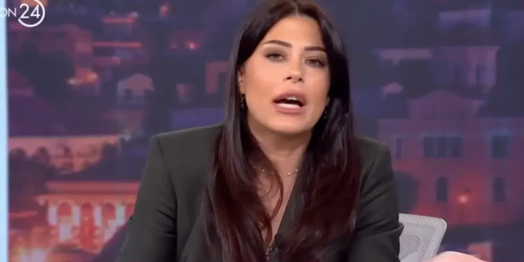 Λατινοπούλου: Δεν με αφορά το κόμμα Καρυστιανού, περιμένω να δω το μαλλιοτράβηγμά της με Κωνσταντοπούλου, Τσίπρα και Βελόπουλο