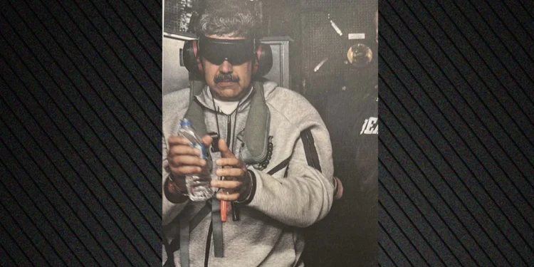 Φωτογραφία του Νικολάς Μαδούρο μετά τη σύλληψή του έδωσε στη δημοσιότητα o Τραμπ, μεταφέρεται στο Γκουαντάναμο