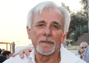 Πέθανε ο δημοσιογράφος Σπύρος Καρατζαφέρης στα 88 του χρόνια