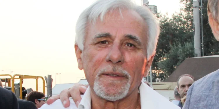 Πέθανε ο δημοσιογράφος Σπύρος Καρατζαφέρης στα 88 του χρόνια