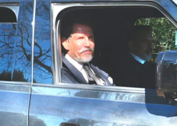 Σε στενό οικογενειακό κύκλο το μνημόσυνο του τέως βασιλιά Κωνσταντίνου, δείτε βίντεο και φωτογραφίες