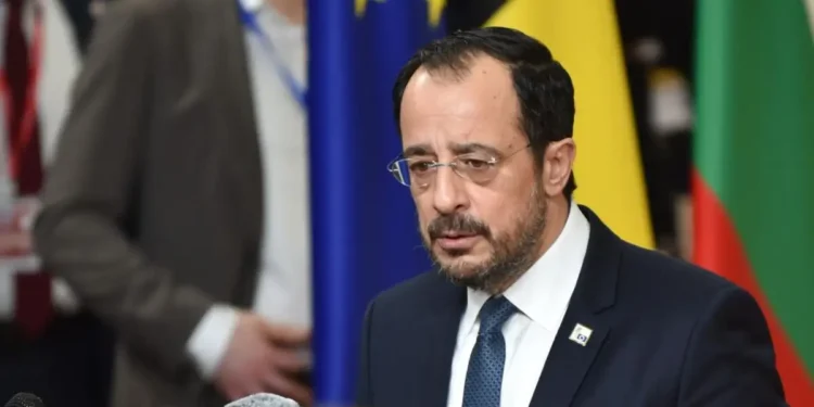 Κύπρος: Πολιτικοί τριγμοί μετά το βίντεο για μίζες στο Προεδρικό – Στις έρευνες η ΚΥΠ και σενάρια για ρωσικό δάκτυλο