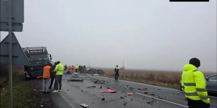 «Θυμάμαι τα πάντα – Θρηνώ τα αδέλφια μου»: Συγκλονίζει επιζών του δυστυχήματος στη Ρουμανία