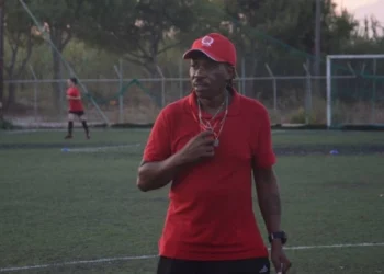 Ο άνθρωπος που κατάφερε να εξαπατήσει όλη τη Ζάκυνθο: Παρίστανε για χρόνια παλαίμαχο άσο της Μάντσεστερ Γιουνάιτεντ