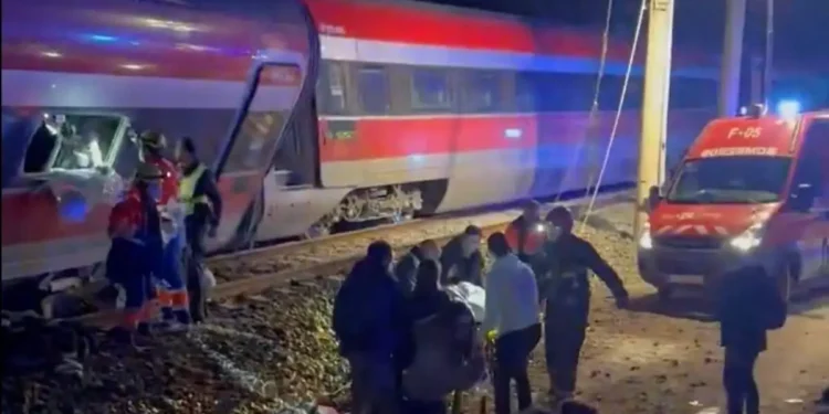 Σιδηροδρομικό δυστύχημα στην Ισπανία: Εκτροχιάστηκαν 2 τρένα υψηλής ταχύτητας – Τουλάχιστον 10 νεκροί και πάνω από 100 τραυματίες