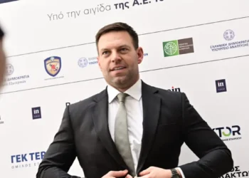 Στέφανος Κασσελάκης: Πολλοί gay στη Βουλή και στην κυβέρνηση κρύβονται από φόβο για την εικόνα τους