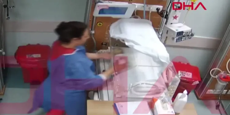 Τουρκία: Νοσοκόμα κακοποίησε βρέφος που βρισκόταν σε θερμοκοιτίδα και το άφησε ανάπηρο