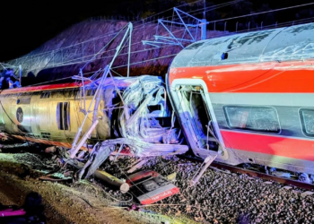 Ισπανία: «Ήταν σαν σεισμός» – Στους 39 οι νεκροί από τη σύγκρουση τρένων υψηλής ταχύτητας
