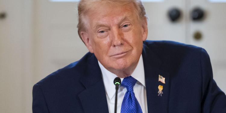 Τραμπ: Το Ιράν «θέλει να διαπραγματευτεί» – Ο στρατός των ΗΠΑ εξετάζει «πολύ δυνατές επιλογές»