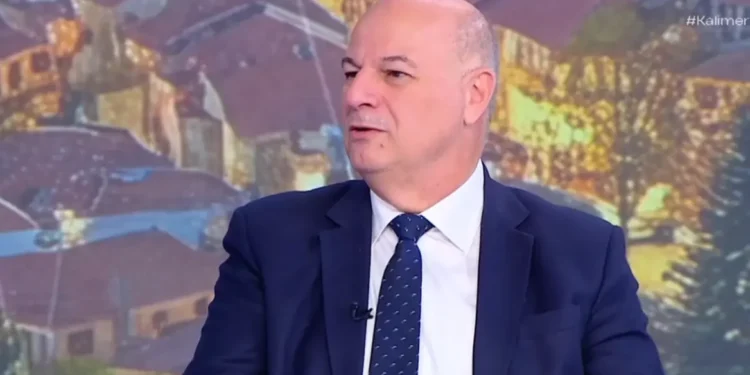 Τσιάρας: Κανείς δεν έχει το δικαίωμα να κλείσει τη χώρα, η εκβιαστική λογική δεν δημιουργεί πλαίσιο διαλόγου