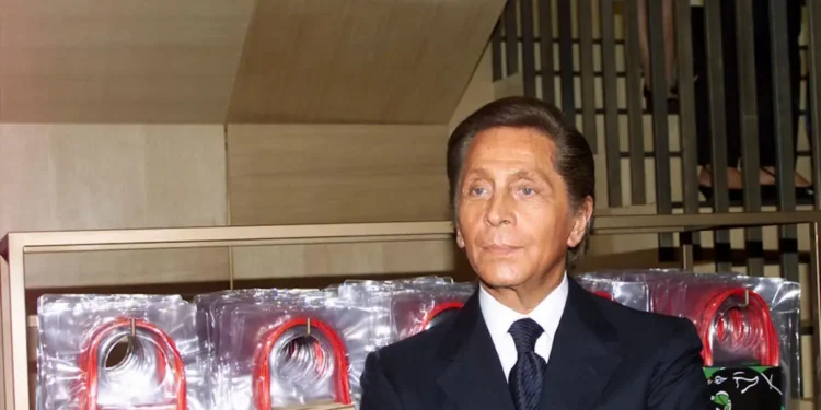 Πέθανε ο θρυλικός σχεδιαστής μόδας Valentino σε ηλικία 93 ετών