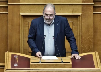 “Κάντε το όπως η χούντα”: Αντιδράσεις για αναφορά βουλευτή στη δικτατορία των συνταγματαρχών με φόντο το αγροτικό ζήτημα