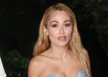 H Ελένη Βουλγαράκη έβαλε τα κλάματα στην τελευταία της ραδιοφωνική εκπομπή: Δεν μπορώ να το διαχειριστώ, είστε οικογένεια