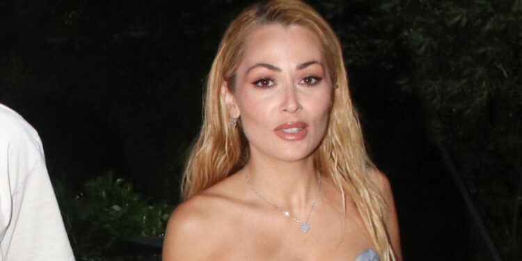 H Ελένη Βουλγαράκη έβαλε τα κλάματα στην τελευταία της ραδιοφωνική εκπομπή: Δεν μπορώ να το διαχειριστώ, είστε οικογένεια