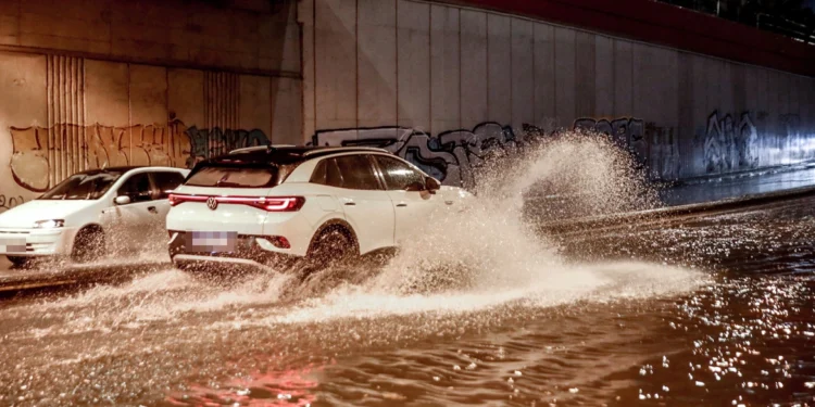 Κακοκαιρία: Βροχές, μποφόρ και χιόνια σαρώνουν ολόκληρη τη χώρα – Live όλες οι εξελίξεις