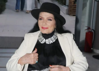 Στο νοσοκομείο η Ζωζώ Σαπουντζάκη: Οι γιατροί είπαν ότι είναι μια χαρά, λέει στενή της φίλη