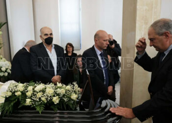 Άννα Ψαρούδα-Μπενάκη: Στο Α΄ Νεκροταφείο η κηδεία της – Δείτε φωτογραφίες