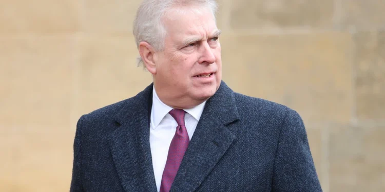 Συνελήφθη ο αδερφός του βασιλιά Καρόλου, Άντριου, ως ύποπτος για κατάχρηση εξουσίας