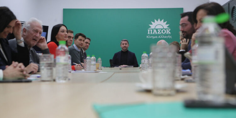 Ερώτηση όλων των βουλευτών ΠΑΣΟΚ σε Γεωργιάδη: Πόσα νοσοκομεία αρνούνται να διακόψουν κυήσεις;