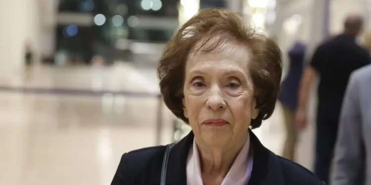 Πέθανε η Άννα Ψαρούδα Μπενάκη σε ηλικία 92 ετών – Η πρώτη γυναίκα Πρόεδρος της Βουλής