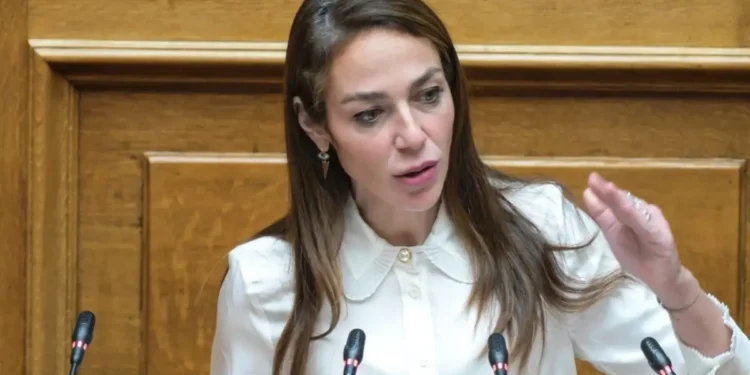 Δόμνα Μιχαηλίδου για τα «μαϊμού» επιδόματα στον ΟΠΕΚΑ: «Βρέθηκαν 80 φάκελοι κακοδιαχείρισης από την Χατζηδάκη»