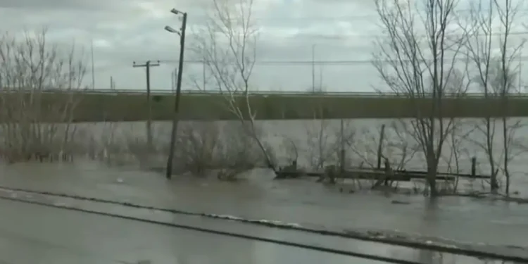 Έβρος: Σε κόκκινο συναγερμό η περιοχή – Κάτω από το νερό 50.000 στρέμματα, ανησυχία για την επερχόμενη κακοκαιρία